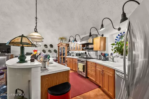 Kitchen - 123 E Mountain View Rd, Clark Fork, ID 83811 photo 4 of 5