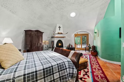 Bedroom - 123 E Mountain View Rd, Clark Fork, ID 83811 photo 3 of 4