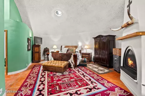Bedroom - 123 E Mountain View Rd, Clark Fork, ID 83811 photo 1 of 4