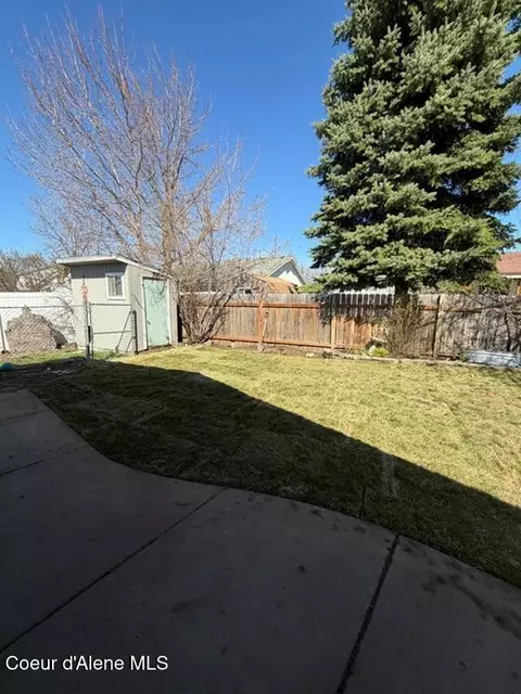 Exterior - 906 E Glacier Peak Dr, Post Falls, ID 83854 photo 3 of 3
