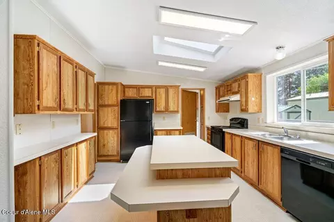 Kitchen - 122 E Walrose Loop, Hayden, ID 83835 photo 1 of 3