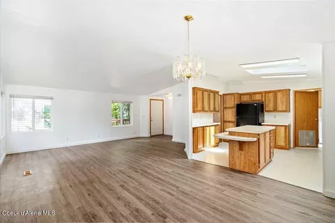 Living - 122 E Walrose Loop, Hayden, ID 83835 photo 3 of 3