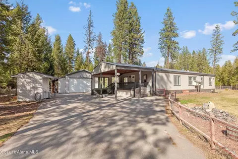 33 Torrens Trl, Spirit Lake, ID 83869