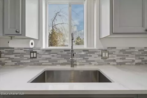 Kitchen - 580 N Hydra Pl, Post Falls, ID 83854 photo 4 of 5