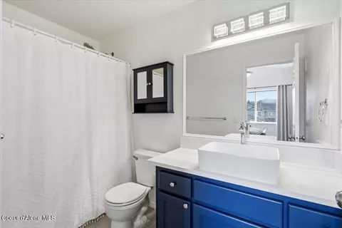 Bath - 580 N Hydra Pl, Post Falls, ID 83854 photo 1 of 3