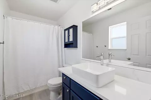 Bath - 580 N Hydra Pl, Post Falls, ID 83854 photo 2 of 3
