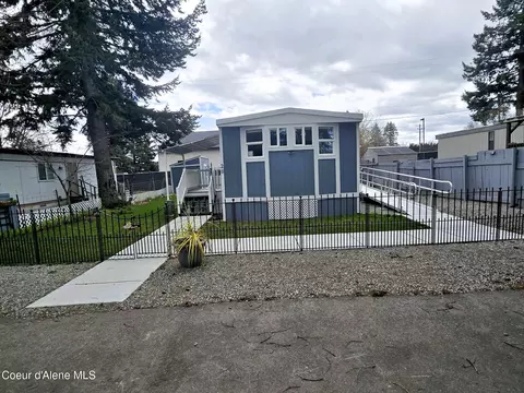 28 E Walrose Loop, Hayden, ID 83835