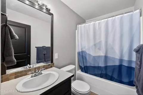 Bath - 2734 E Redondo Cir, Post Falls, ID 83854 photo 1 of 2