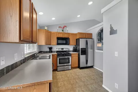 Kitchen - 2734 E Redondo Cir, Post Falls, ID 83854 photo 1 of 4