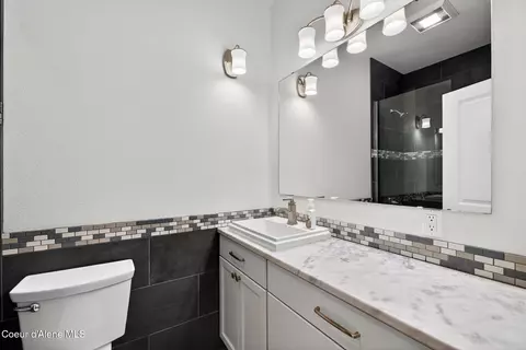 Bath - 3355 N Durrow Loop, Post Falls, ID 83854 photo 3 of 5