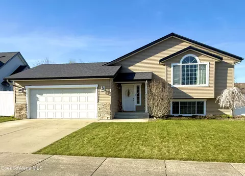 2887 W Cranberry Ave, Hayden, ID 83835