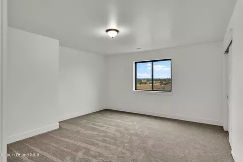 Bedroom - 969 E Yellow Pine Ave, Athol, ID 83801 photo 3 of 6