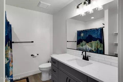 Bath - 969 E Yellow Pine Ave, Athol, ID 83801 photo 10 of 11