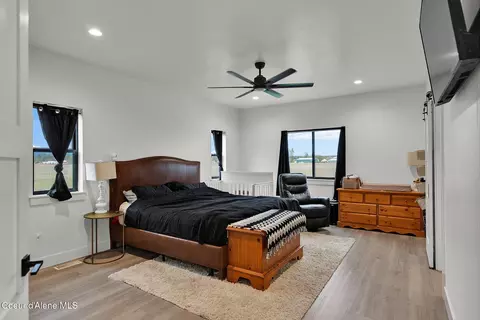Bedroom - 969 E Yellow Pine Ave, Athol, ID 83801 photo 1 of 6