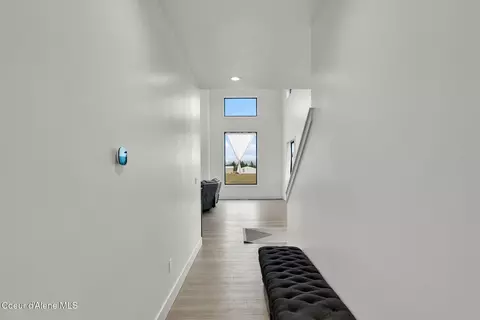 Entry Way - 969 E Yellow Pine Ave, Athol, ID 83801 photo 5 of 9