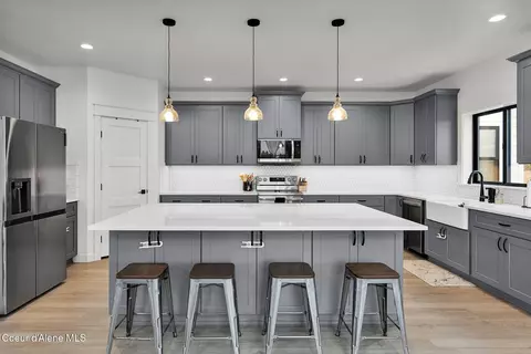 Kitchen - 969 E Yellow Pine Ave, Athol, ID 83801 photo 5 of 6