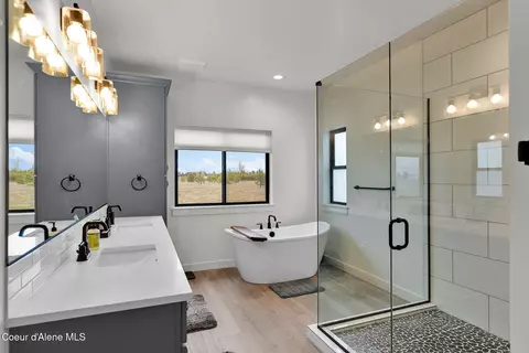 Bath - 969 E Yellow Pine Ave, Athol, ID 83801 photo 1 of 11