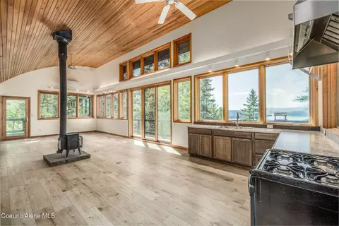 Living - 3463 E Sunset Dr, Harrison, ID 83833 photo 1 of 5