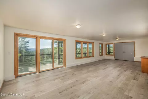 Living - 3463 E Sunset Dr, Harrison, ID 83833 photo 4 of 5