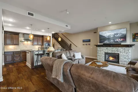 Living - 606 Sandpoint Ave, Sandpoint, ID 83864 photo 4 of 6