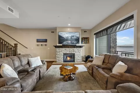 Living - 606 Sandpoint Ave, Sandpoint, ID 83864 photo 2 of 6