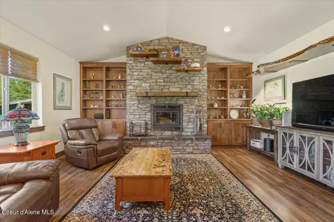 517 Songbird Way, Spirit Lake, ID 83869