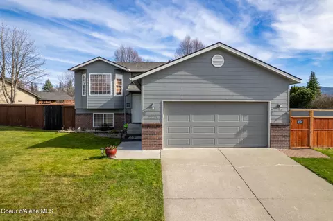 2208 N Stagecoach Dr, Post Falls, ID 83854