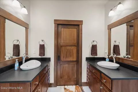 Bath - 3544 E Winray Dr, Hayden, ID 83835 photo 6 of 8
