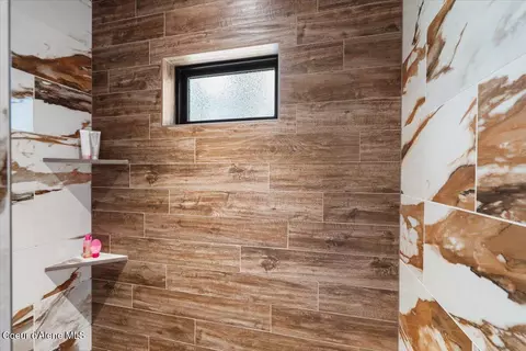 Bath - 3544 E Winray Dr, Hayden, ID 83835 photo 8 of 8