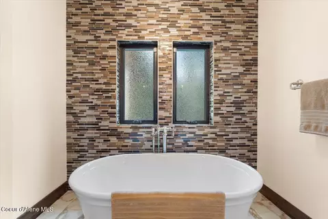 Bath - 3544 E Winray Dr, Hayden, ID 83835 photo 5 of 8