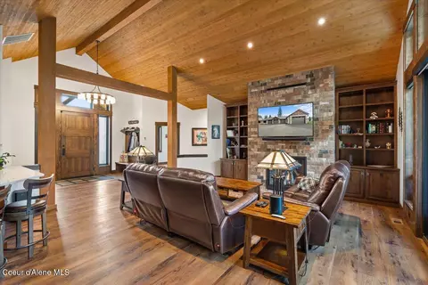 Living - 3544 E Winray Dr, Hayden, ID 83835 photo 3 of 3