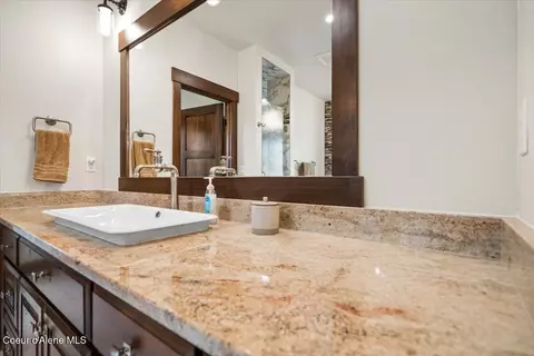 Bath - 3544 E Winray Dr, Hayden, ID 83835 photo 3 of 8