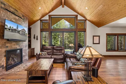 Living - 3544 E Winray Dr, Hayden, ID 83835 photo 1 of 3