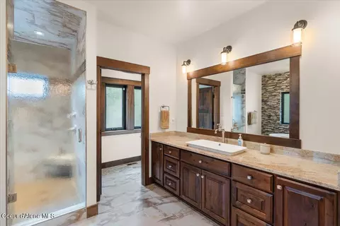 Bath - 3544 E Winray Dr, Hayden, ID 83835 photo 2 of 8