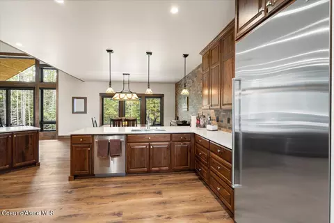 Kitchen - 3544 E Winray Dr, Hayden, ID 83835 photo 5 of 6