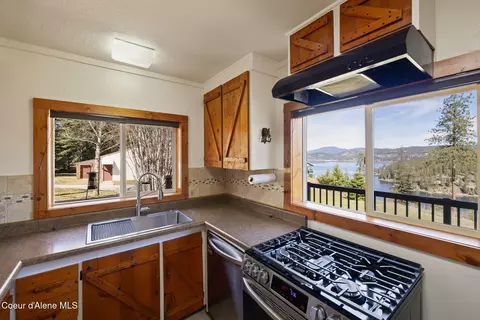 Kitchen - 6002 S Arrow Rd, Harrison, ID 83833 photo 2 of 2