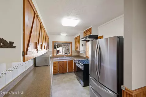 Kitchen - 6002 S Arrow Rd, Harrison, ID 83833 photo 1 of 2