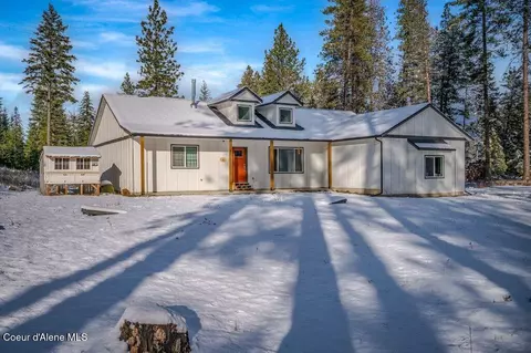 1605 Poirier Rd, Blanchard, ID 83804