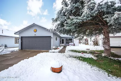 10545 N Camp Ct, Hayden, ID 83835