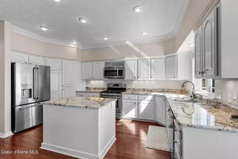 Kitchen - 744 N Dundee Dr, Post Falls, ID 83854 photo 3 of 3