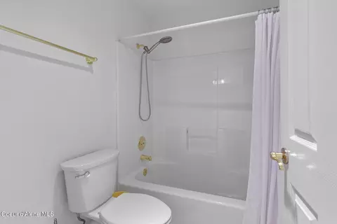 Bath - 744 N Dundee Dr, Post Falls, ID 83854 photo 5 of 5