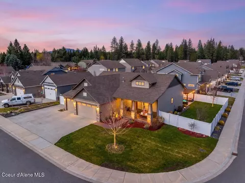 11305 N Emerald Dr, Hayden, ID 83835