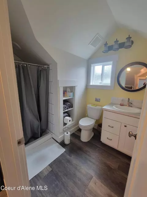 Bath - 63 Sutton Ln, Coolin, ID 83821 photo 3 of 3