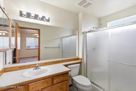 Bath - 215 W Chippewa Dr, Post Falls, ID 83854 photo 1 of 2