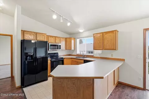 Kitchen - 215 W Chippewa Dr, Post Falls, ID 83854 photo 2 of 3