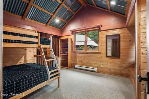 Bedroom - 6162 Eureka Rd, Sagle, ID 83860 photo 5 of 8