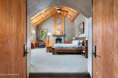 Bedroom - 6162 Eureka Rd, Sagle, ID 83860 photo 3 of 8