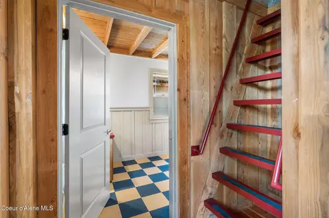 Entry Way - 6162 Eureka Rd, Sagle, ID 83860 photo 4 of 5