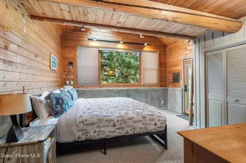 Bedroom - 6162 Eureka Rd, Sagle, ID 83860 photo 1 of 8