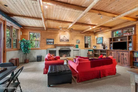 Living - 6162 Eureka Rd, Sagle, ID 83860 photo 2 of 2